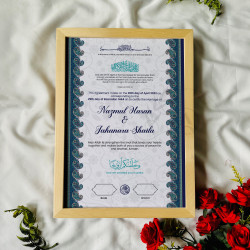 Paisley Side Border Nikahnama – Islamic Marriage Certificate in Wooden Frame